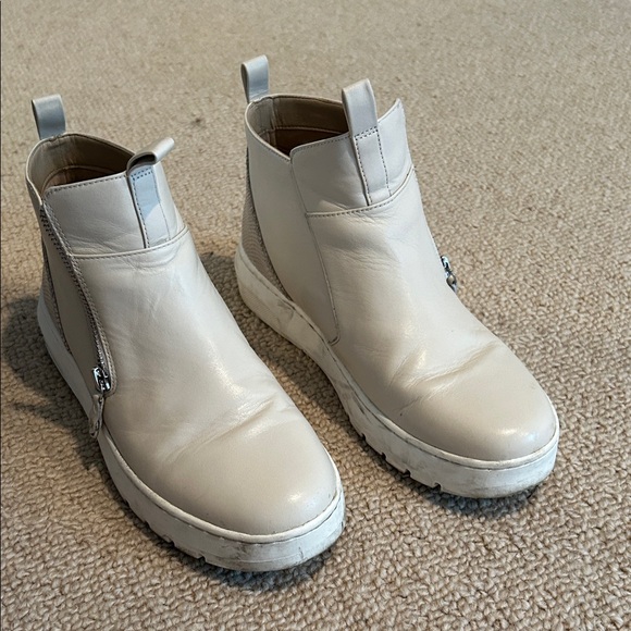 Vionic Cream sneaker boots 7.5 - Picture 1 of 6